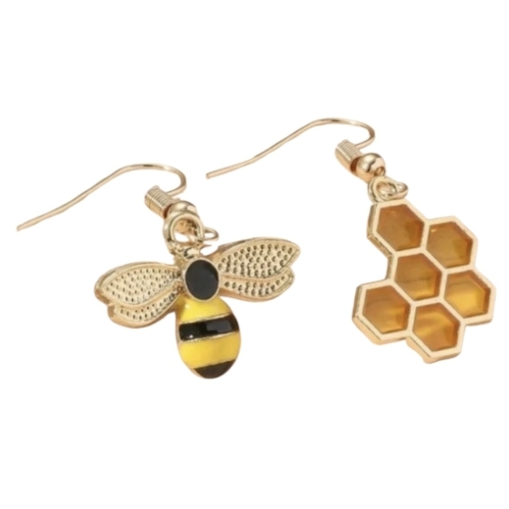 NEW Bee & Honeycomb Mismatched Drop Earrings Boutique Spring Summer
